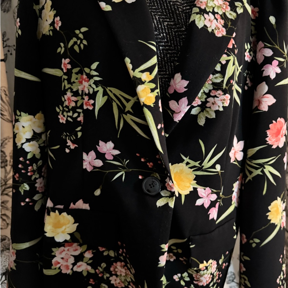 Soho Apparel Black Floral Jacket - Picture 4 of 6